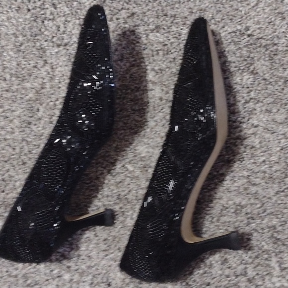 VALERIE STEVENS WOMEN'S TANGO BEADED BLACK BEADED POINTED TOE SIZE 8B PUMPS - Picture 13 of 15
